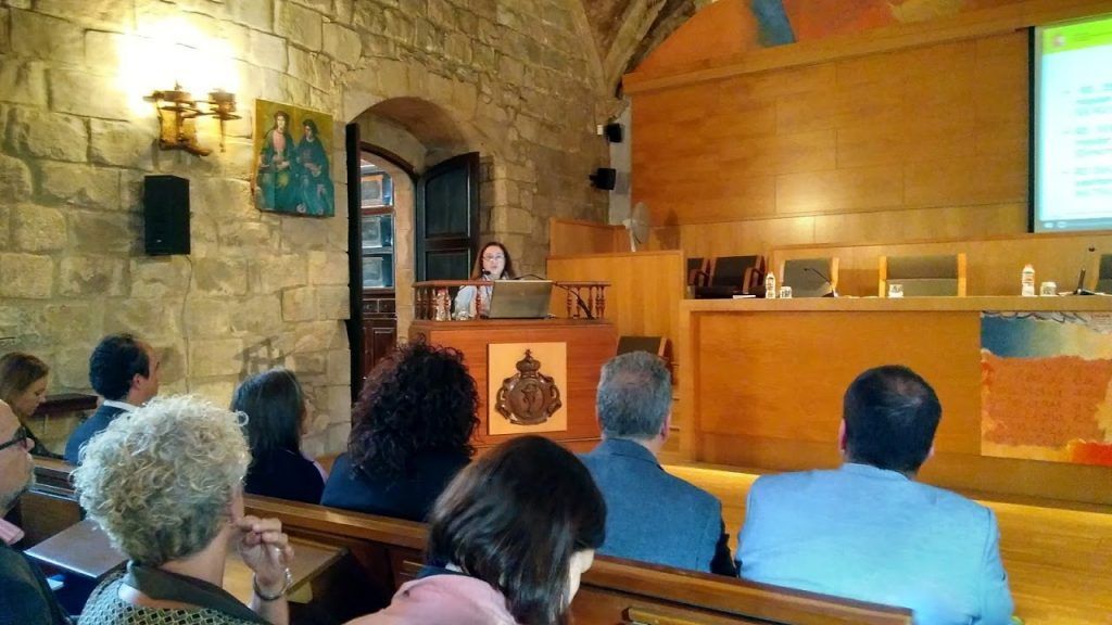 Reial Academia de Farmacia. Sesión de Productos Sanitarios a cargo de Carmen Abad (AEMPS). 