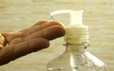 Geles y soluciones hidroalcohólicas de tipo cosmético: novedades en el etiquetado